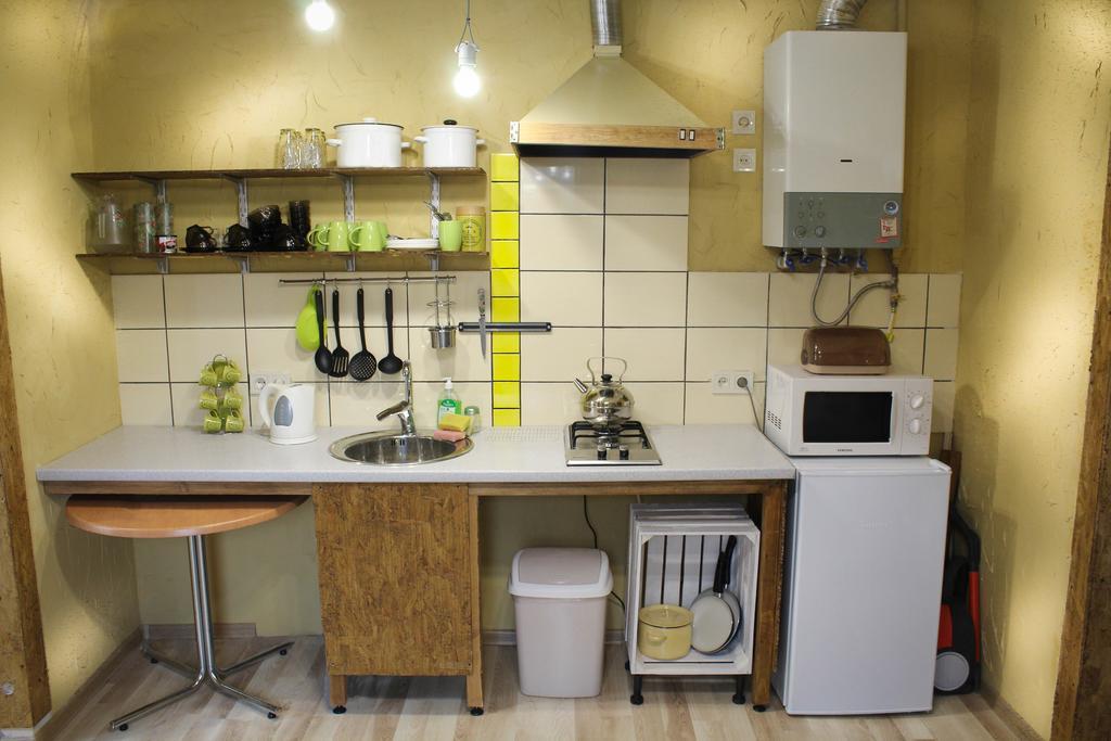Apartment On Zaliznychna 利沃夫 外观 照片