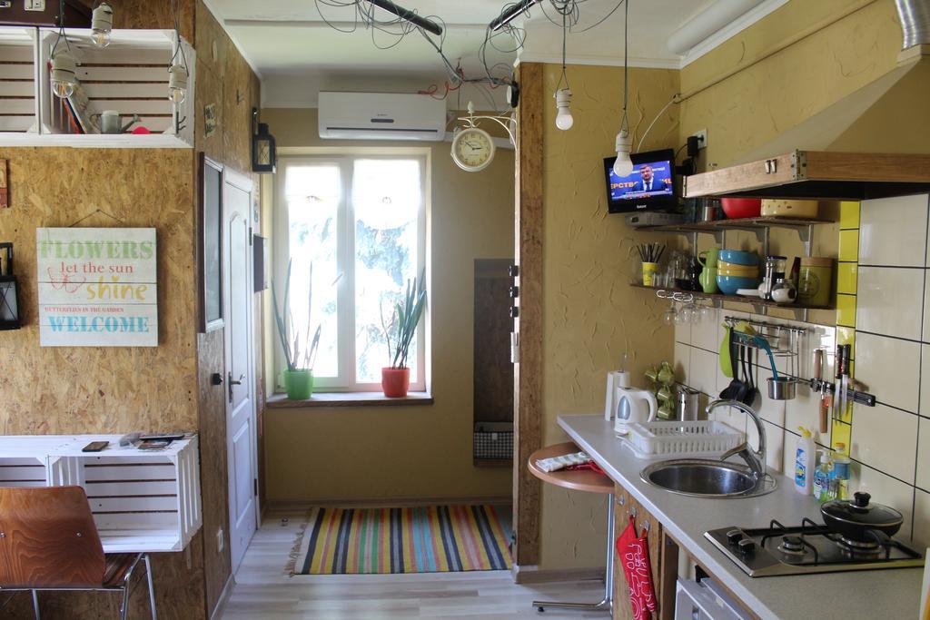 Apartment On Zaliznychna 利沃夫 外观 照片