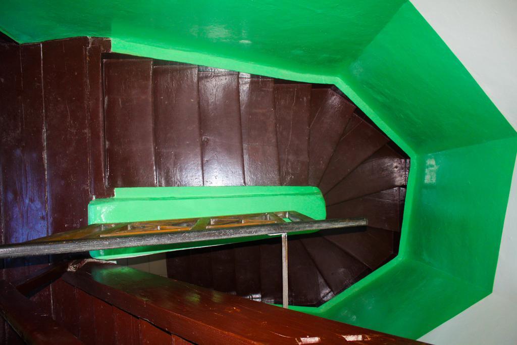 Apartment On Zaliznychna 利沃夫 外观 照片